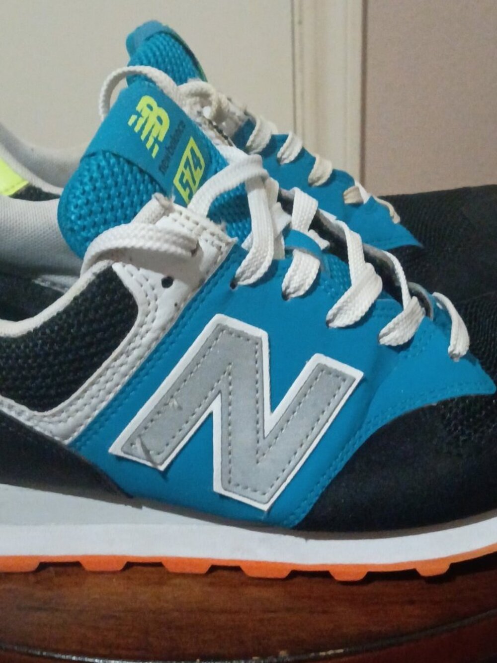 New Balance 574 women's US size 10 (blue, black, yellow, orange) - Picture 5 of 15
